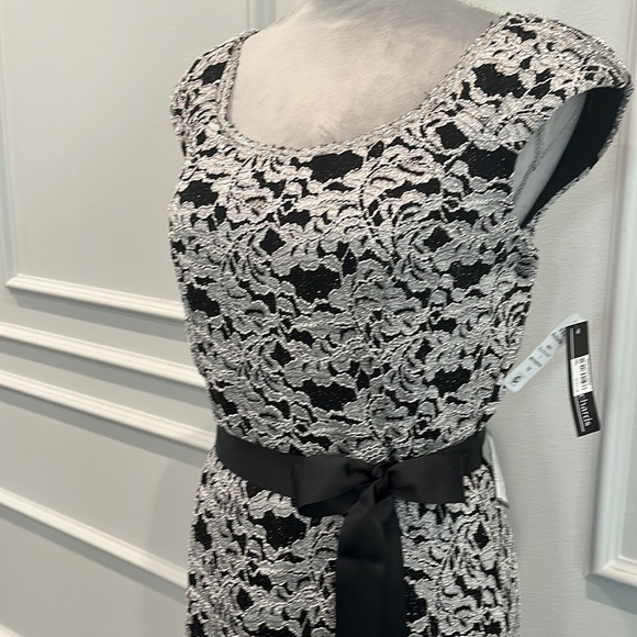 Brand New Gorgeous R&M Richards Evening Gown - Picture 5 of 12